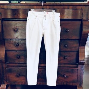 Cabi Slimmie White Jean